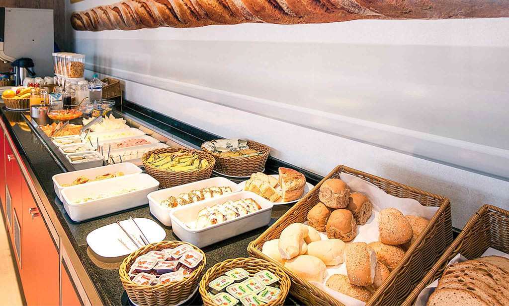 Ibis Montenegro Restaurant bilde